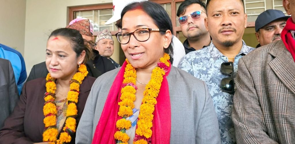 चितवन-३ बाट रेनु दाहालको मनोनयन दर्ता