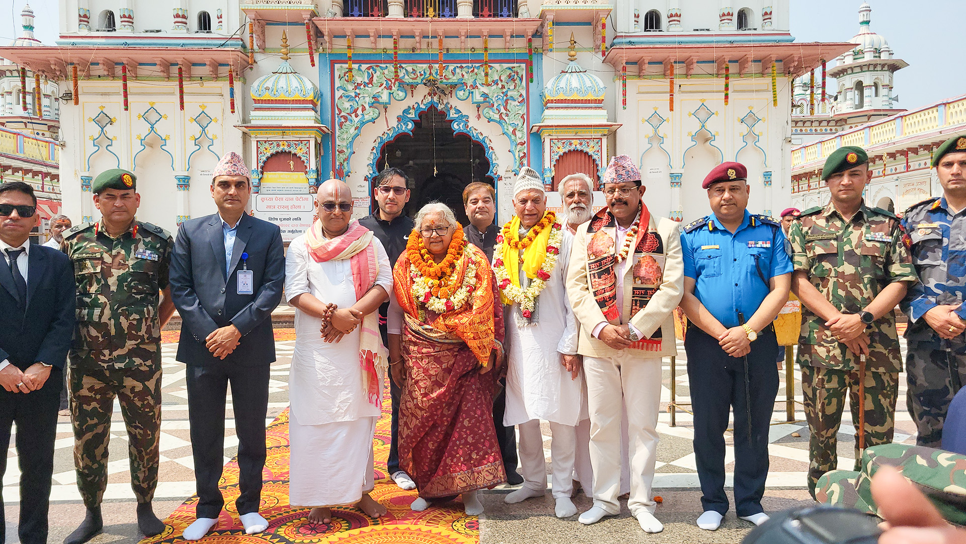 प्रधानमन्त्री कार्कीले गरिन् जानकी मन्दिरमा पूजापाठ