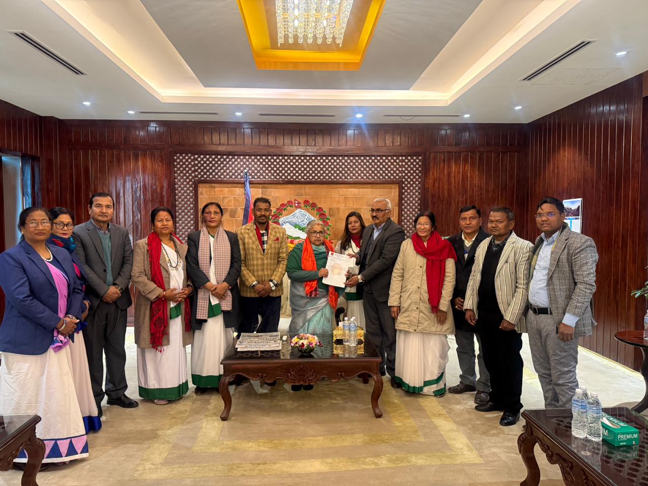 थारूहरूका माग र मुद्दालाई सम्बोधन गर्न प्रधानमन्त्री समक्ष माग
