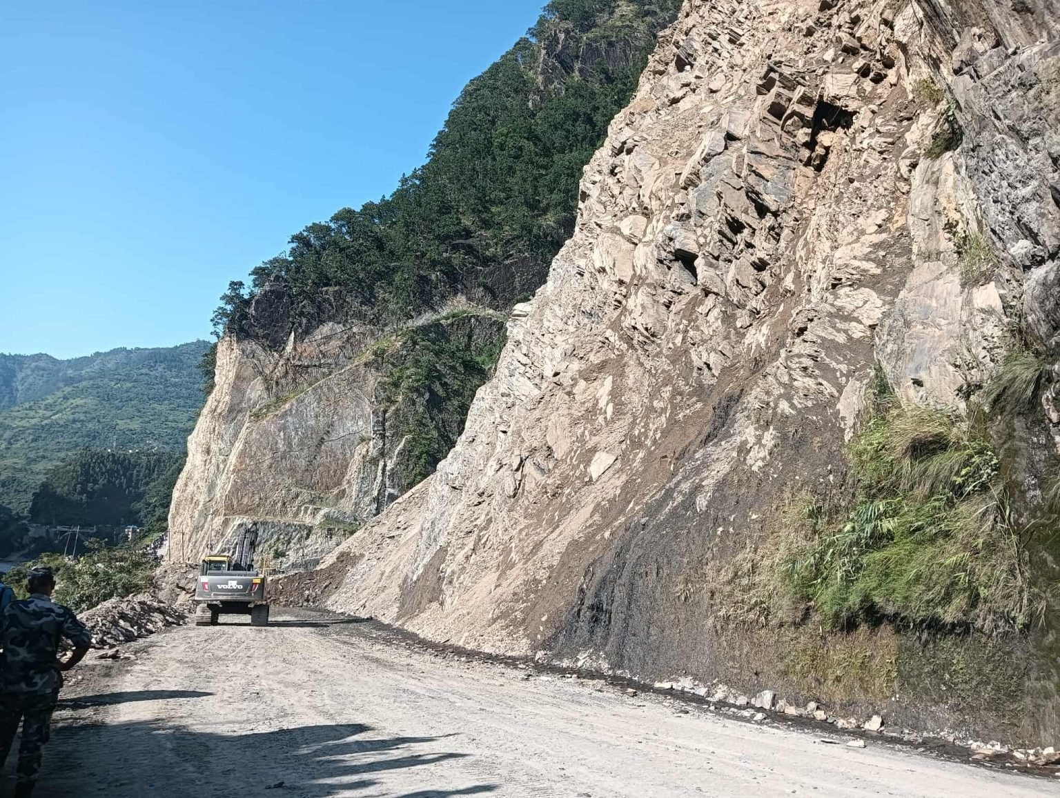 मुग्लिन-मलेखु सडक स्तरोन्नतिको काम सुरू
